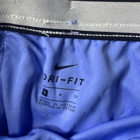 Nike Kids jacket & Shorts Set Size Small Blue Floral Windrunner‎ 2-Peice NWT - Picture 4 of 8